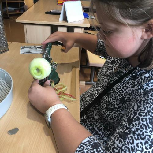 Projekt Apfel: schälen