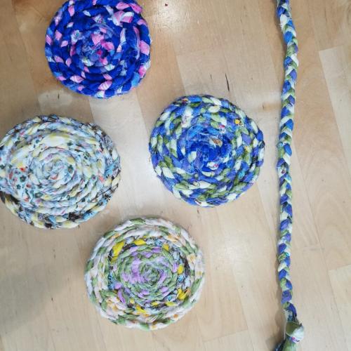 Vögel aus Pappmaché