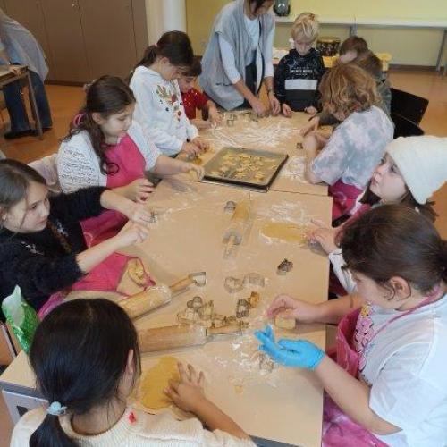 Weihnachtsbäckerei GLZ