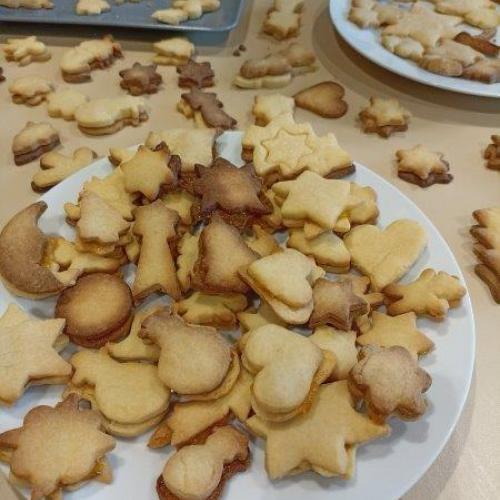 Weihnachtsbäckerei GLZ